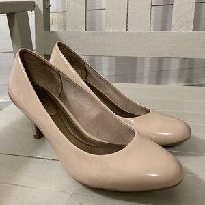 LifeStride Parigi Tender Taupe Patent Pump Size 9